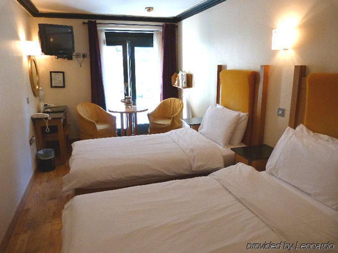 The Townhouse Dublin Hotel Room photo