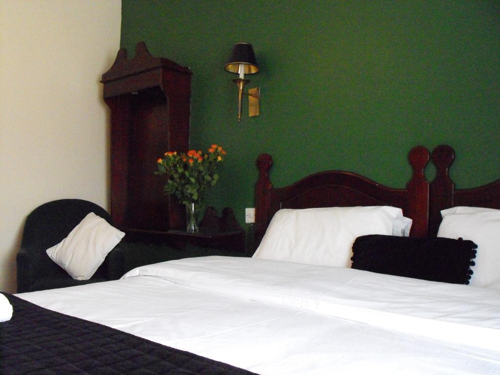 The Townhouse Dublin Hotel Room photo