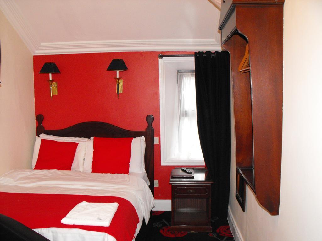 The Townhouse Dublin Hotel Room photo