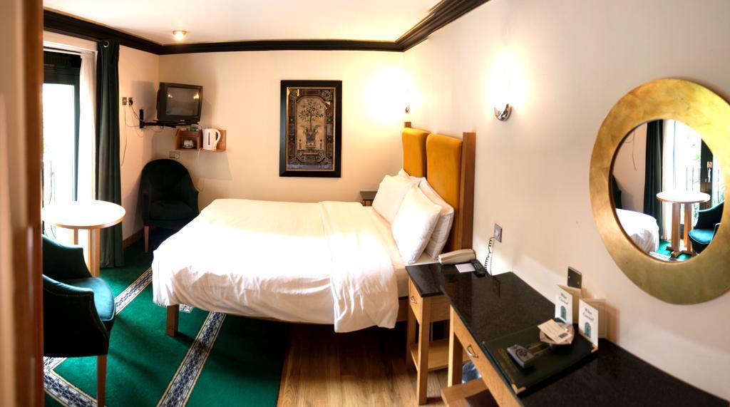The Townhouse Dublin Hotel Room photo