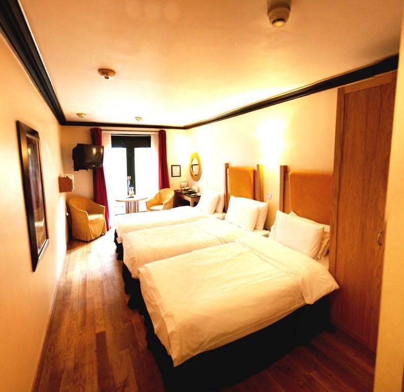 The Townhouse Dublin Hotel Room photo