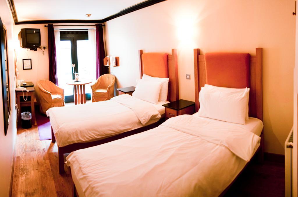 The Townhouse Dublin Hotel Room photo