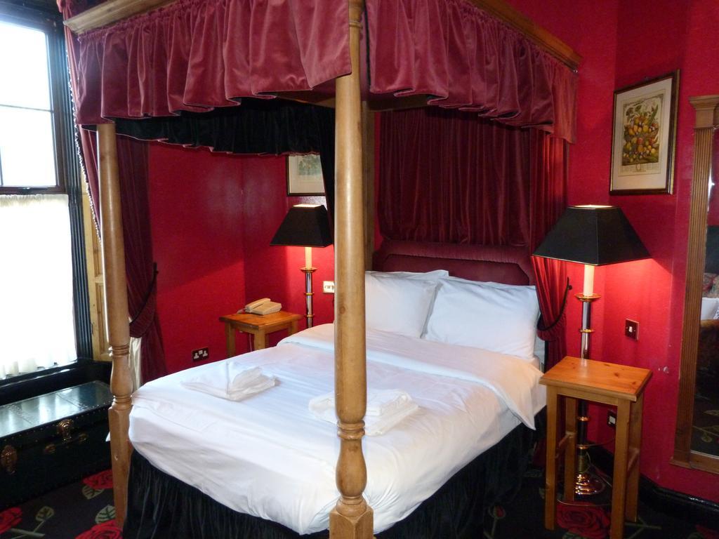 The Townhouse Dublin Hotel Room photo