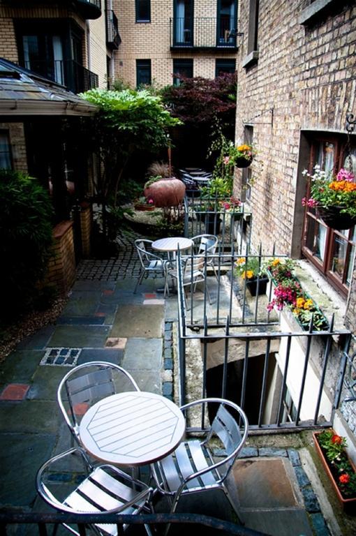 The Townhouse Dublin Hotel Exterior photo