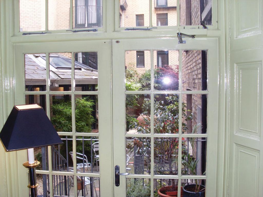 The Townhouse Dublin Hotel Exterior photo